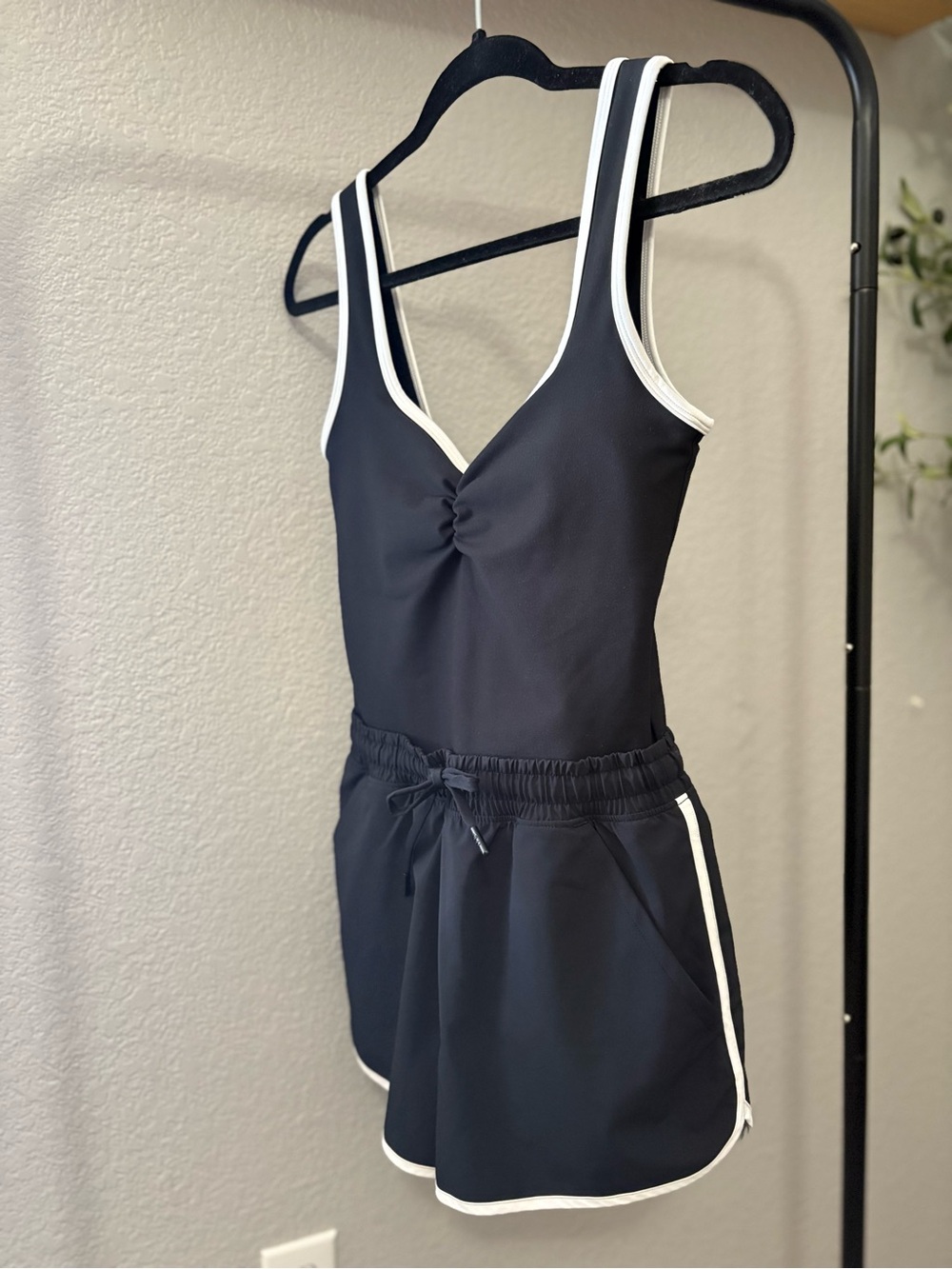 Abercrombie & Fitch YPB Black Romper Size S - Picture 2 of 6